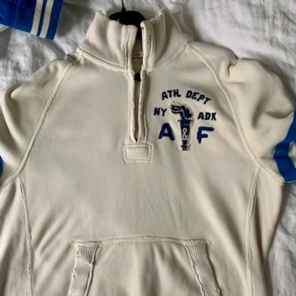 Abercrombie & Fitch White and Blue Zip Up Sweater - Picture 7 of 9